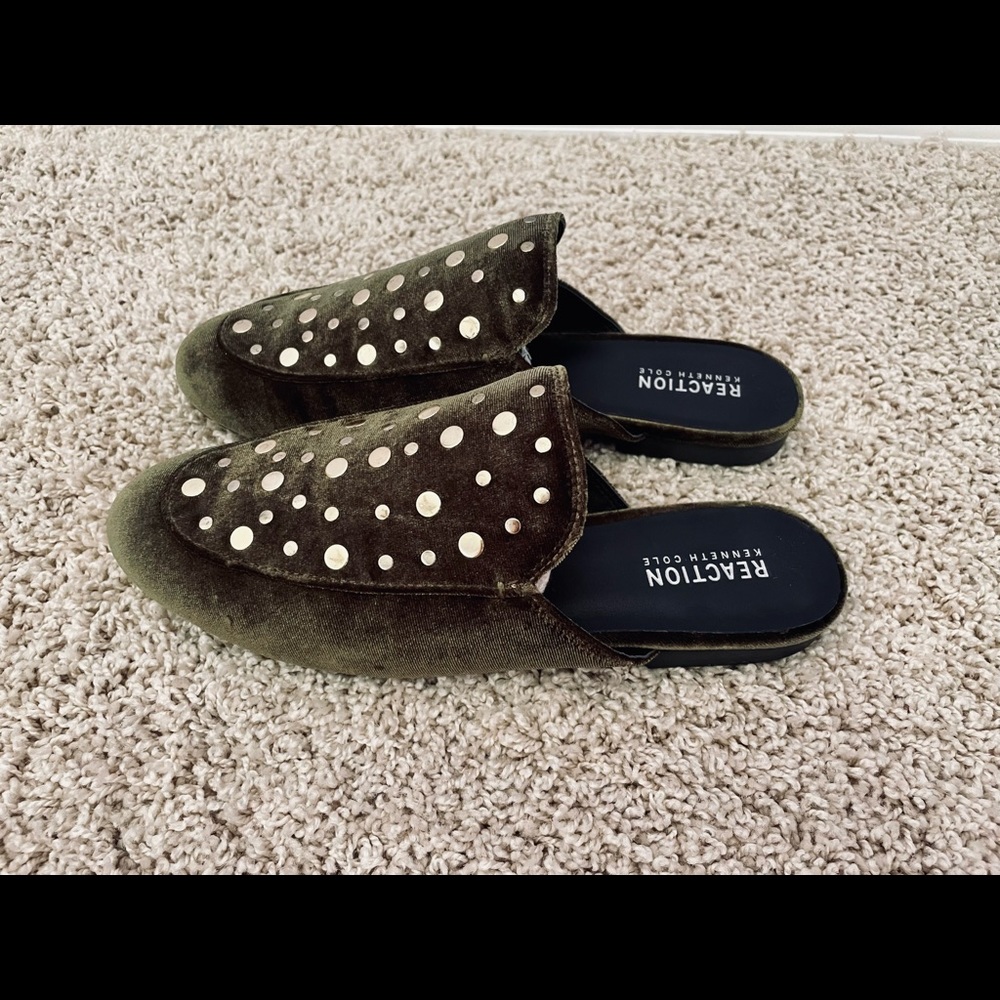 Kenneth Cole Reaction Green and Gold Mules